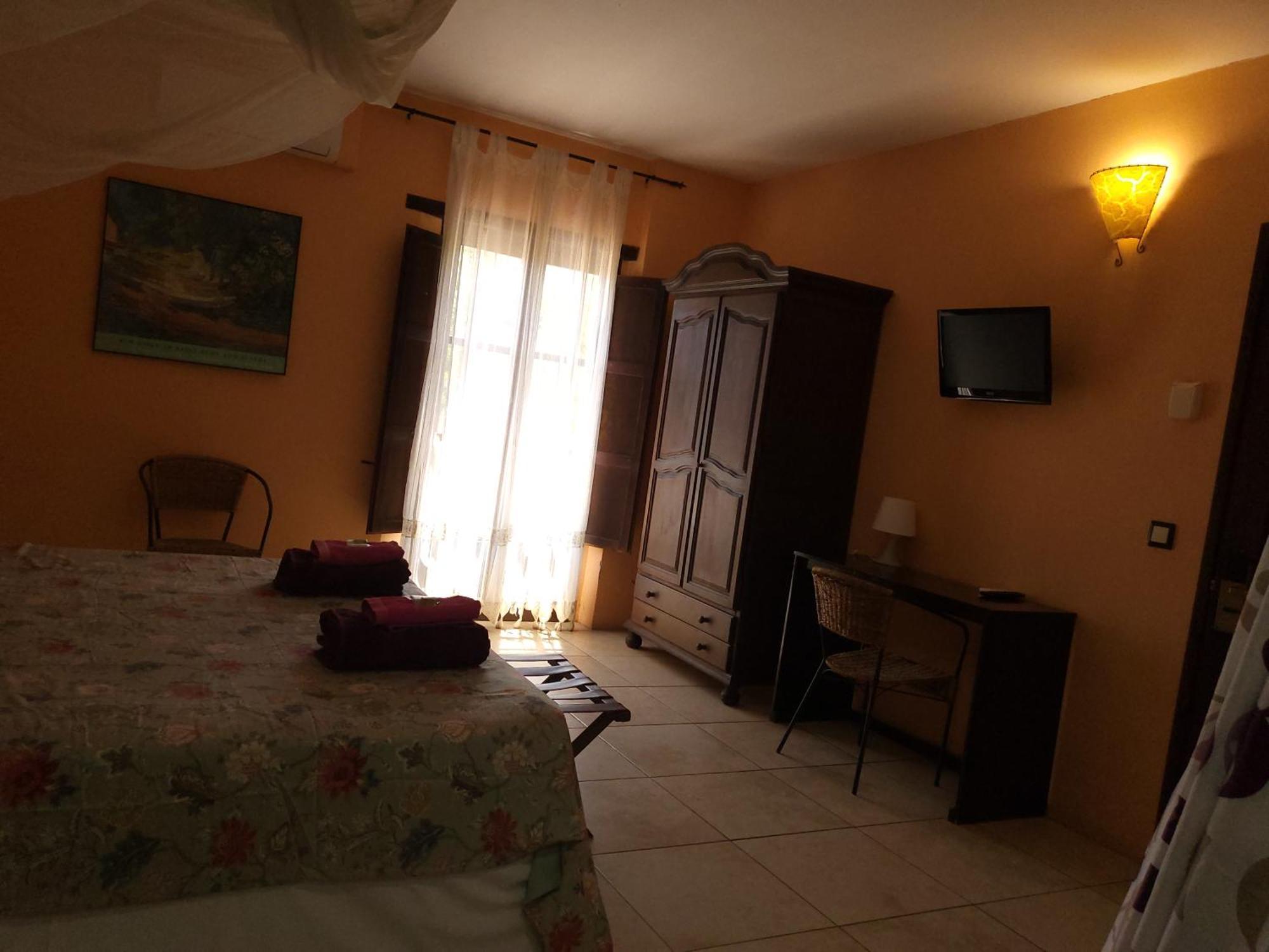 Hotel Pasteral Riu Ter Ла-Сельера-де-Тер Экстерьер фото